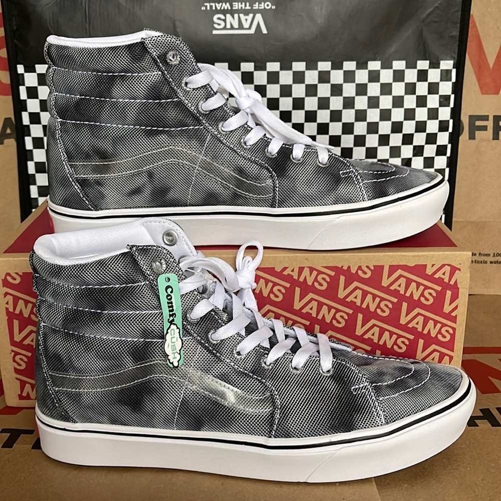 Vans Comfycush Sk8-Hi In Bloom Multi/True White WMNS sneakers - Picture 2 of 16